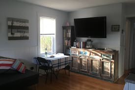 North Truro Apartment | Seasong Cottage