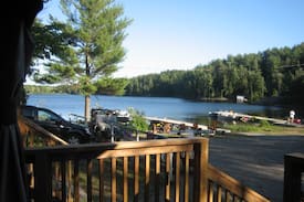 Sables-Spanish Rivers Cabin | Pine Cottage - Waterfront on Maple Lake