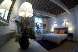 Mazan Bed & Breakfast | Le Jardin de Mazan ; chambre Musée