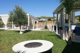 Barrafranca Apartment | MANDARINE terrasse privée avec piscine-jacuzzi-bar