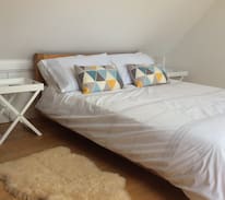 St. Agnes House | Quin Minor - A spacious, modern retreat