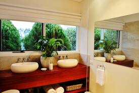 Hamilton Bed & Breakfast | Fairburns B&B