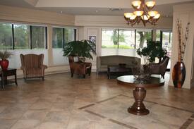 Saskatoon Downtown Apartment | RhodeHouse Executive Suites "Renaissance Tower"