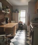 Carroll Gardens Apartment | Charming Cobble Hill Brownstone Apartment