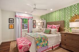 Downtown House | The Hepburn ★ Bold & Glam, Walk to Bville Square