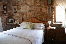 Sevenhill Bed & Breakfast | Trestrail Cottage, Sevenhill Clare Valley