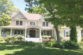 Winfield House | Country Guesthouse, 2 Block walk to Metra Train!