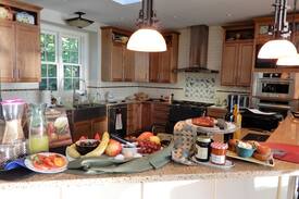 Fennville House | TASTE ON THE LAKESHORE SPA SUITE English Breakfast
