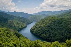 Robbinsville House | "THE HEAD REST" on Deals Gap