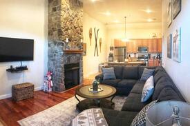 Hunter Apartment | Hunter Mountain Trailside Retreat * Ski*On*Ski*Off