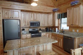 Berkeley Springs Cabin | Buck Haven is a luxurious and quite wooded retreat