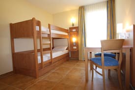 Leipheim Apartment | Schwarzfelder Hof (Leipheim), Ferienwohnung im mediterranen Stil am Sonnensee