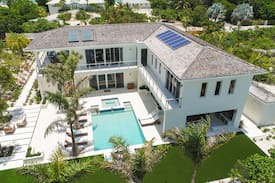 Leeward Settlement Villa | Villa Viatu - Steps to Pelican Beach