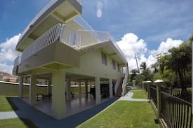 Bajo House | VIRGILIO'S Big House Balneario de Patillas