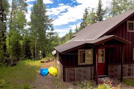 Columbine Lake Cabin | Lakeside Mountain Adventurer's Retreat