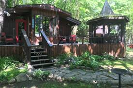 Huntsville Villa | Hidden Valley Couple Chalet - Hot Tub/Pizza Oven