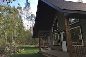Blaeberry Cabin | Chris's Country Cabins - Elk Cabin