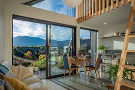 Lake Hayes House | Kiwi Chalet