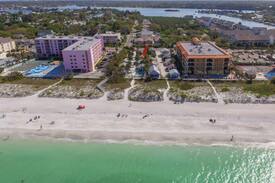 Indian Rocks Beach Cabin | Blue Heron Cottage 6 - Beachside, pool, a gem!