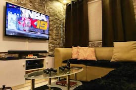 Pasig Apartment | bachelors pad 2 w/ FREE ps4 NETFLIX karaoke bar