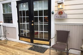 Warm Springs Apartment | Tree House Villa at the Meadows