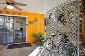 Tybee Island Apartment | Tangerine Dream Unit B/Adorable apartment