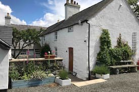 Tyn-y-Groes Cabin | Bwthyn Derw