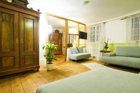 Burkheim Apartment | Restaurant und Gästehaus Siebter Himmel, (Vogtsburg-Burkheim), Weißburgunder, Ferienwohnung mit 50 qm, 1 Schlafzimmer für max. 4 Personen