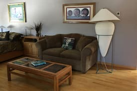 Harrison Bed & Breakfast | Carriage Inn Lake House-Upper Level