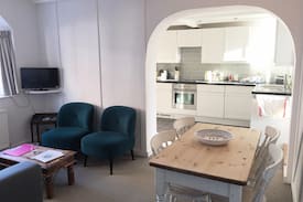 Itchenor Cabin | The Ship Inn Cottage - Bright & Cosy Accommodation