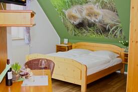 Nordenberg Hotel | Landhotel Jagdschloss (Windelsbach), Zimmer 22 - Fuchs mit Balkon und freien Blick auf Wald, Feld und Wiesen