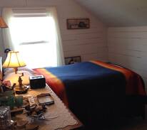 Neskowin House | Hadley Harbor - Blue Bedroom on the Beach
