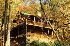 Dahlonega Cabin | Waterside Cabin on river. Wineries, weddings, more