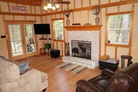 La Grange Cabin | Angeltom Cabin: 10 Acre Woods - Sleeps up to 14!