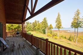 Drummond Hotel | Drummond Island Resort - Bayside Cabin 2 Bedroom