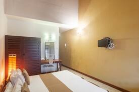 Mount Lavinia Hotel | Millennium Inn - Walk to the beach - 10% off