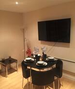 Wakefield Apartment | Deluxe Large Apartment Opposite Hepworth Gallery