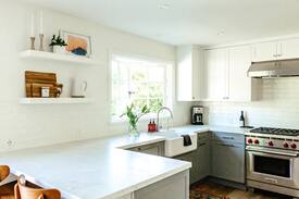 East Mesa House | Shoreline Retreat - newly renovated, walk to beach