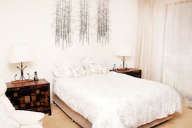 Caulfield North House | Charming Elsternwick Deluxe