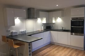 Willerby Cabin | The Willows - Garden Guest Cottage