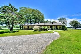 Isle of Springs House | Island View Lodge - Spectacular Waterfront Retreat