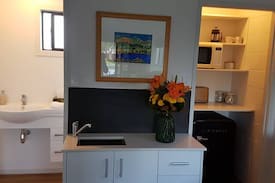 Raglan Apartment | Long Street Studio - Raglan