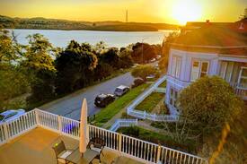 Crockett House | Prytz House: Victorian manse with Bay views