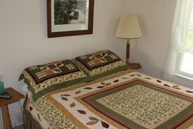 Poynette House | Island View Hideaway Vacation Cottage