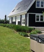 Grou Villa | Villa Icarus aan het water