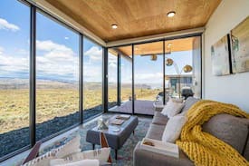 Quincy House | Luxury cabin at Gorge Amphitheatre & Cave B Winery