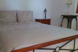 Punta Engano Bed & Breakfast | Lola's Guest House -Rm2 (Queen Bed)