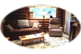 Pender Island Cabin | the Little Log Cabin, private, peaceful, cozy