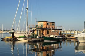The Point Boat Rental | Casey's Houseboat - "Capt. Carl"