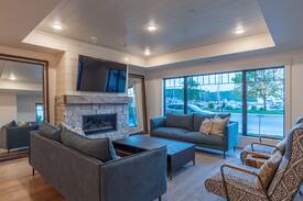 Sister Bay Apartment | Marina View #104